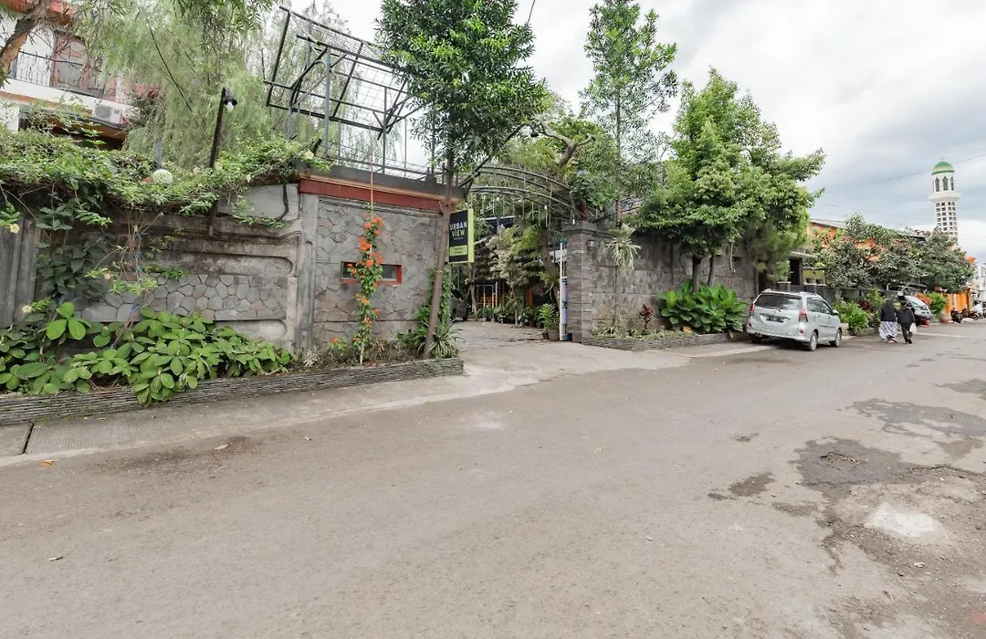 Urbanview Hotel Villa Surya Bandung-1