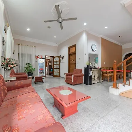 Urbanview Hotel Villa Surya Bandung-3
